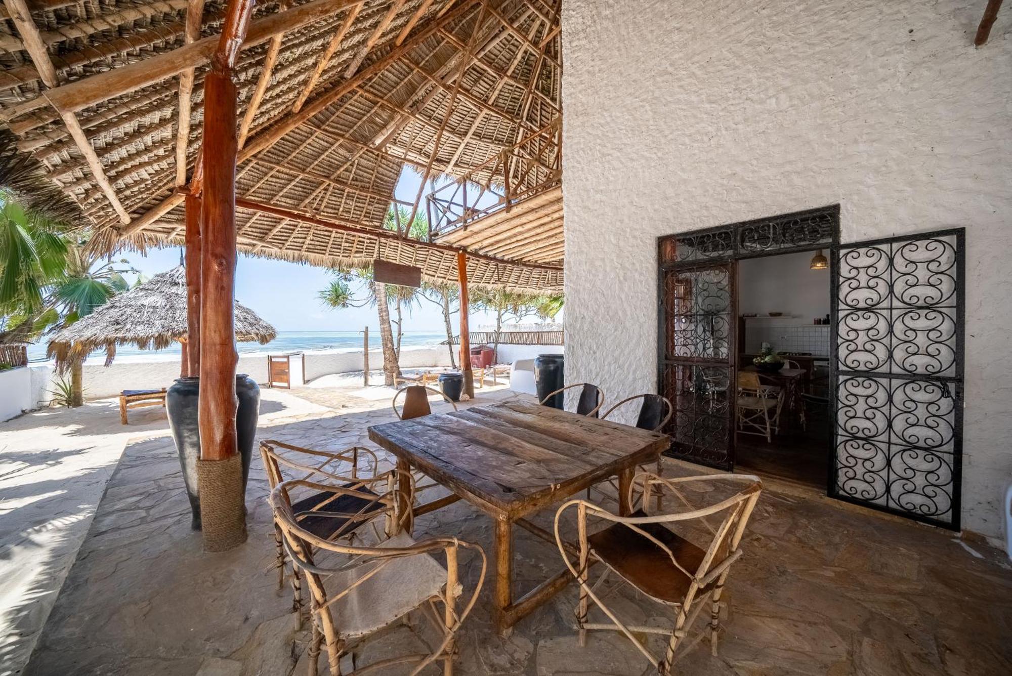 Beachfront Villa Hideaway Zanzibarhouses Kiwengwa  Exterior photo