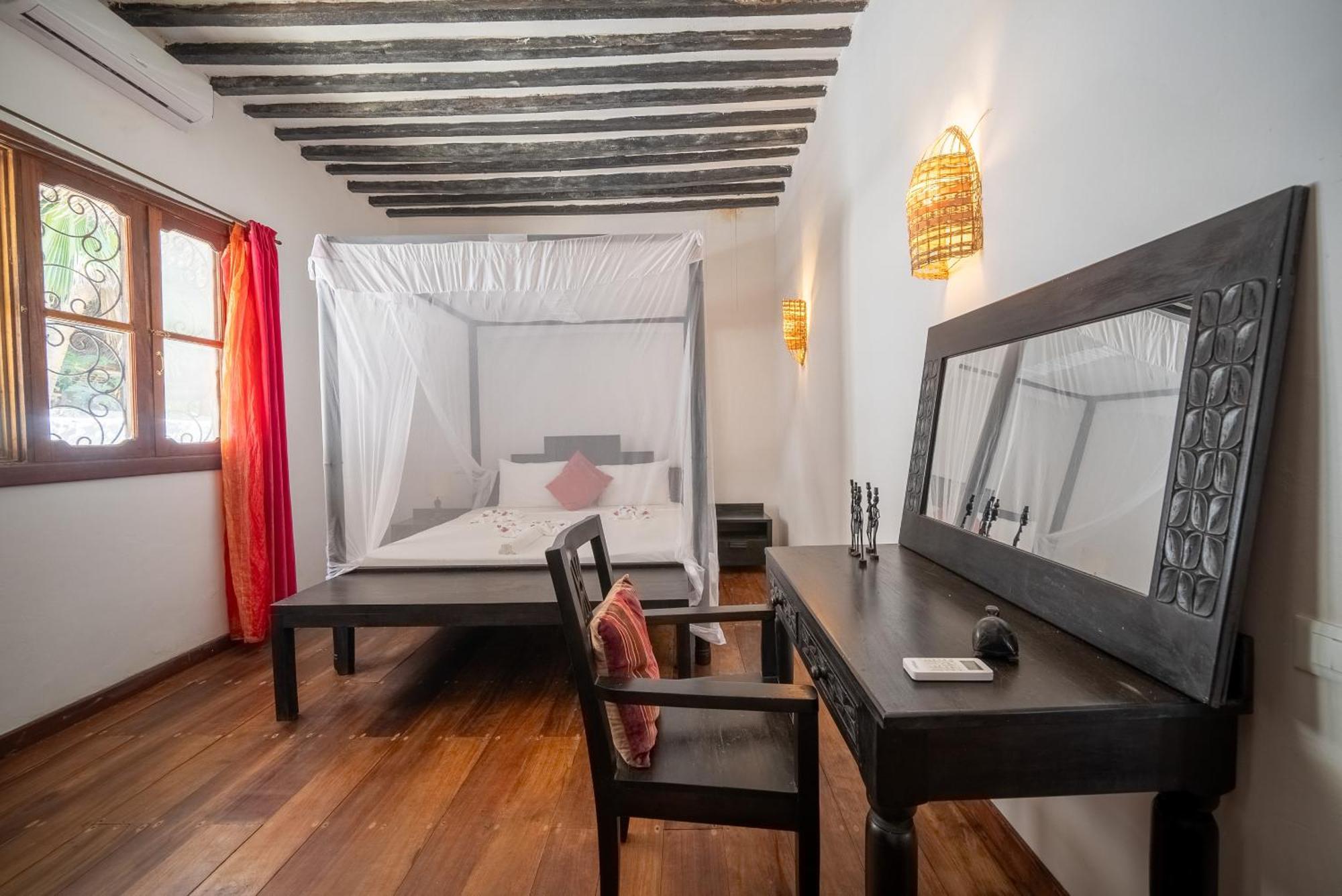 Beachfront Villa Hideaway Zanzibarhouses Kiwengwa  Exterior photo