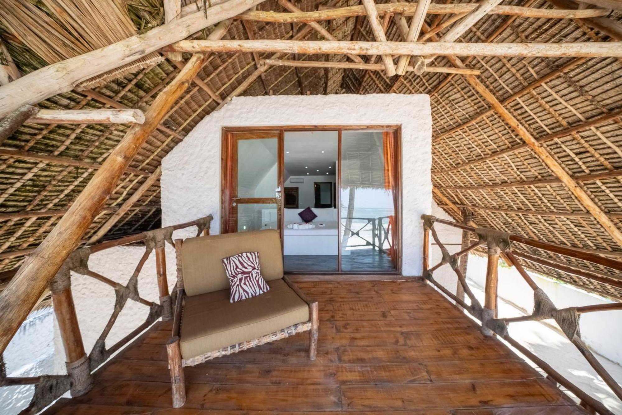 Beachfront Villa Hideaway Zanzibarhouses Kiwengwa  Exterior photo